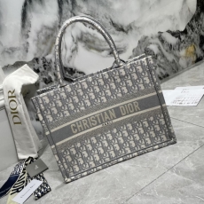 Dior Shopping Bags